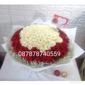 Handbouquet Valentine Day Mawar Merah Mix Putih