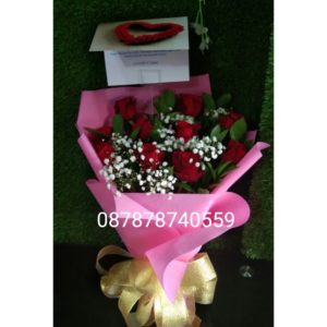 Hand Bouquet  Mawar Merah For Someone