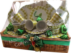 Toko Parcel Lebaran Dinner Set 2016 di Kranji bekasi barat call/Wa : 087878740559 kode : DB 09